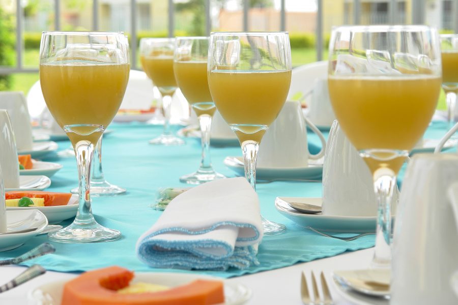 brunch-table-setting